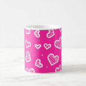 芸術的ハートシームレスパターンピンク背景 コーヒーマグカップ (中央)