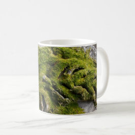 苔むした壊れた墓石 コーヒーマグカップ