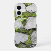 苔むした岩の壁 iPhone 16ケース (裏面)