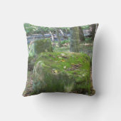 苔むした岩 クッション (裏面)