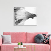 若いオグララインディアンガールと子犬ティピ外 キャンバスプリント (インサイチュ (リビング))