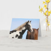 若いスタリオン「ピニヨン」折り畳みグリーティングカード カード (黄色い花)
