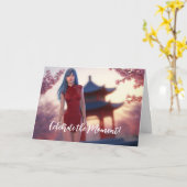 若いチョンサム美しい中国の新年ポーズ カード (黄色い花)