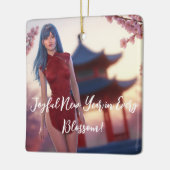 若いチョンサム美しい中国の新年ポーズ セラミックオーナメント (左)