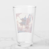 若いチョンサム美しい中国の新年ポーズ タンブラーグラス (裏面)