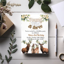 若いワイルドと3人の子供の誕生日パーティー