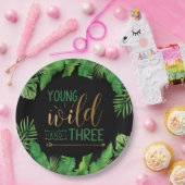 若いワイルドと3人の誕生日パーティーの招待状 ペーパープレート (パーティー)