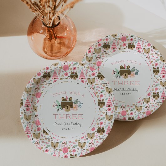 若いワイルドと3歳の誕生日パーティー ペーパープレート