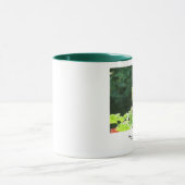 若い嘆く鳩のマグ マグカップ (中央)