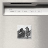 若い夫婦が草の上に横たわっている マグネット (インサイチュ (食洗機))