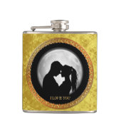 若い夫婦の黒いシルエットキスをするがお互い フラスク (正面)