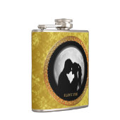 若い夫婦の黒いシルエットキスをするがお互い フラスク (右)