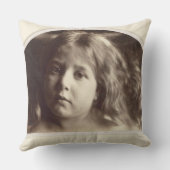 若い女の子(colのポートレートからの卵白のプリント クッション (裏面)