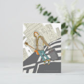 若い女性が荷物を持って通りに立っている ポストカード (スタンド正面)