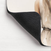 . .若い女性のデイジー畑の水色 マウスパッド (コーナー)