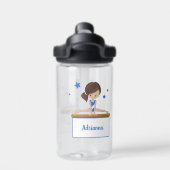 若い女性の体操パーソナライズされた選手 ウォーターボトル (背面)