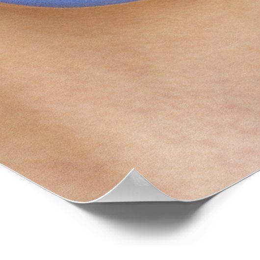 若い女性は顔のマスクを着て、微笑みながら ポスター (角)