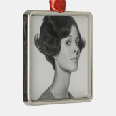 若い女性 メタルオーナメント (右)