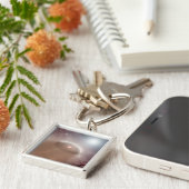 若い星のすぐ後ろのOクール星 キーホルダー (側面)