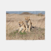 若い獅子 フリースブランケット (正面(横))