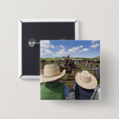 若い男の子はヒューズ2007年の牧場で取ります 缶バッジ (正面&裏面)