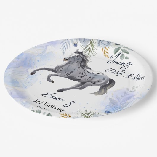 若い野生と自由なギャロピンアパルーサ誕生日 ペーパープレート (アングル)