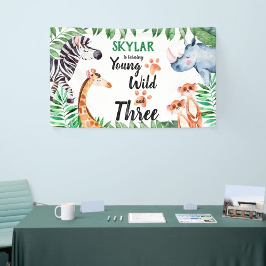 若い野生と3つのサファリ動物の第3誕生日 横断幕 (トレードショー)