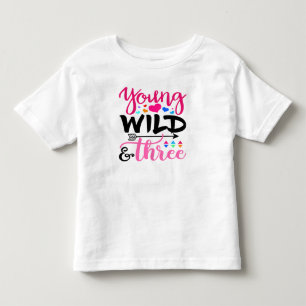 若い野生及び3 3人のベビーの幼児の誕生日のワイシャツ トドラーTシャツ