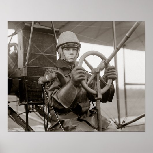 若い飛行士、1912年。ヴィンテージ写真 ポスター (正面)