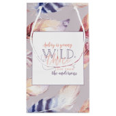 若い、野生と3つの誕生日パーティー抱き枕 スモールペーパーバッグ (裏面)