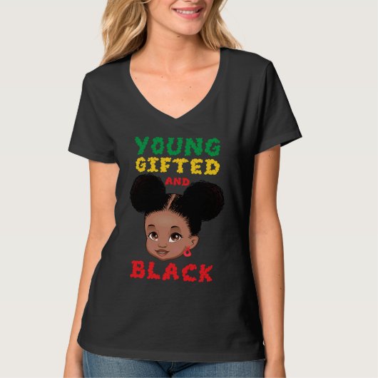 若くて黒人の幼児 黒人のアフリカの女の子 Tシャツ (正面)