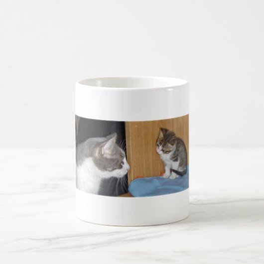 若者および古いの コーヒーマグカップ (中央)