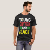 若者と黒人のアフリカ pride 黒人の歴史月間 モノクロTシャツ Tシャツ (正面フル)