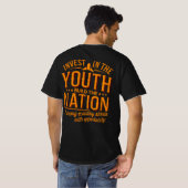 若者への投資 – 国家動機の構築 Tシャツ (裏面フル)