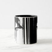 苦痛の後ろに隠れること ツートーンマグカップ (中央)