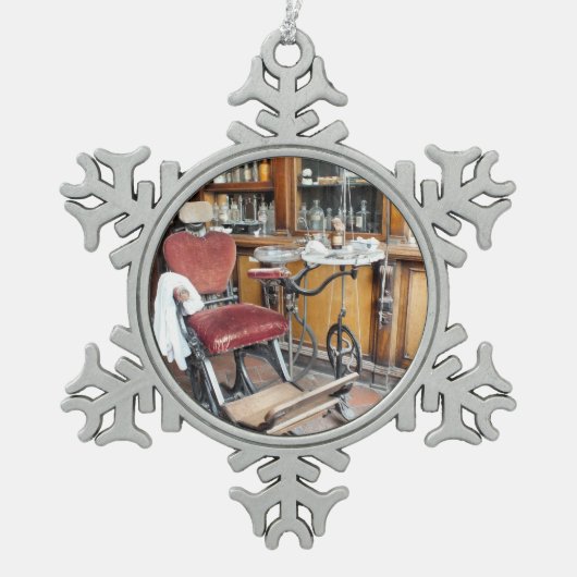 英ビクトリアン国 スノーフレークピューターオーナメント (正面)