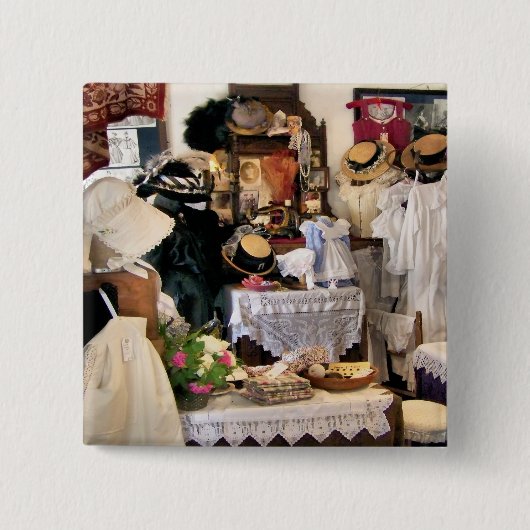 英ビクトリアン国 缶バッジ (正面)