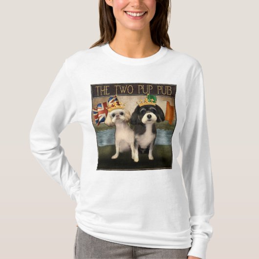 英国とアイルランドの旗付きの「Two Pup Pub」サイン Tシャツ (正面)
