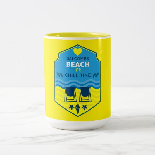 英国のビーチをテーマにした贈り物 ツートーンマグカップ (中央)