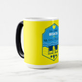 英国のビーチをテーマにした贈り物 モーフィングマグカップ (正面左)