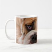 英国のブルドッグの子犬 コーヒーマグカップ (左)