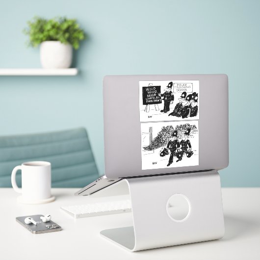 英国の警察をテーマにしたユモアたっぷりの2つの漫画 シール (デスク上のノートパソコン)