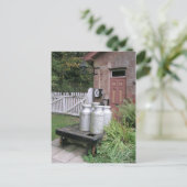 英国サマセット州ストグンバー駅に牛乳瓶が集まる ポストカード (スタンド正面)