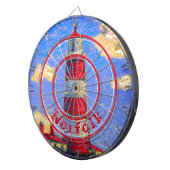 英国ノーフォークのレッドパステルライトハウス ダーツボード (正面右)