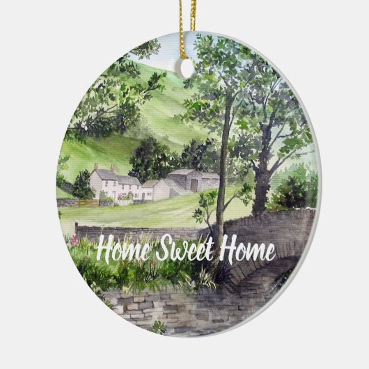 英国レイクディストリクト、サーリムア近くの農家 セラミックオーナメント (左)