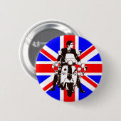 英国国旗の背景を持つスクーターのライダー 缶バッジ (正面&裏面)