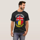 英国生まれルーマニアのルーツ ヴィンテージフラッグ メンズ Tシャツ (正面フル)