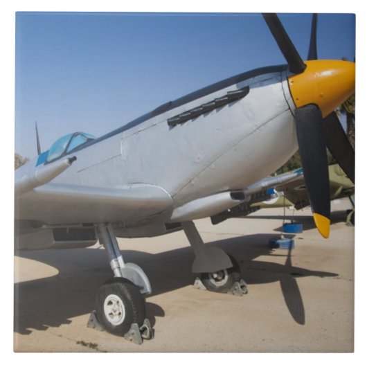 英国製のスピットファイア戦闘機 タイル (正面)