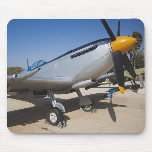 英国製スピットファイア戦闘機 マウスパッド (正面)
