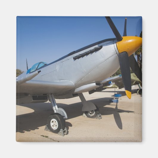 英国製スピットファイア戦闘機 マグネット (正面)